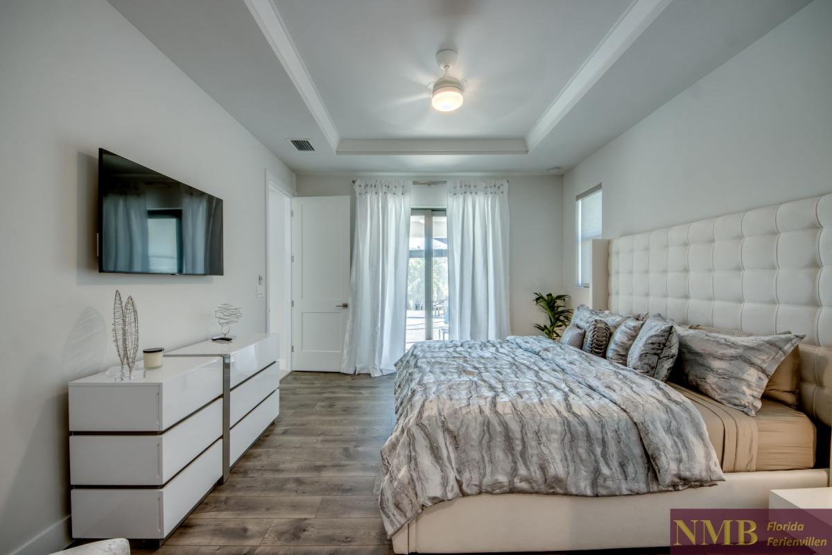 Ferienhaus-Cape-Coral-Sanisbar Breeze_34-Master-Bedroom
